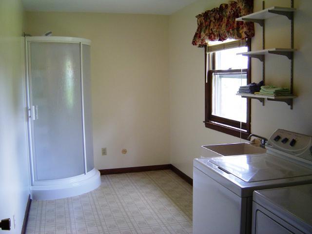 12779 Wembly Road Carmel, IN 46033 - Photo 9 of 12 Gallery Image 9