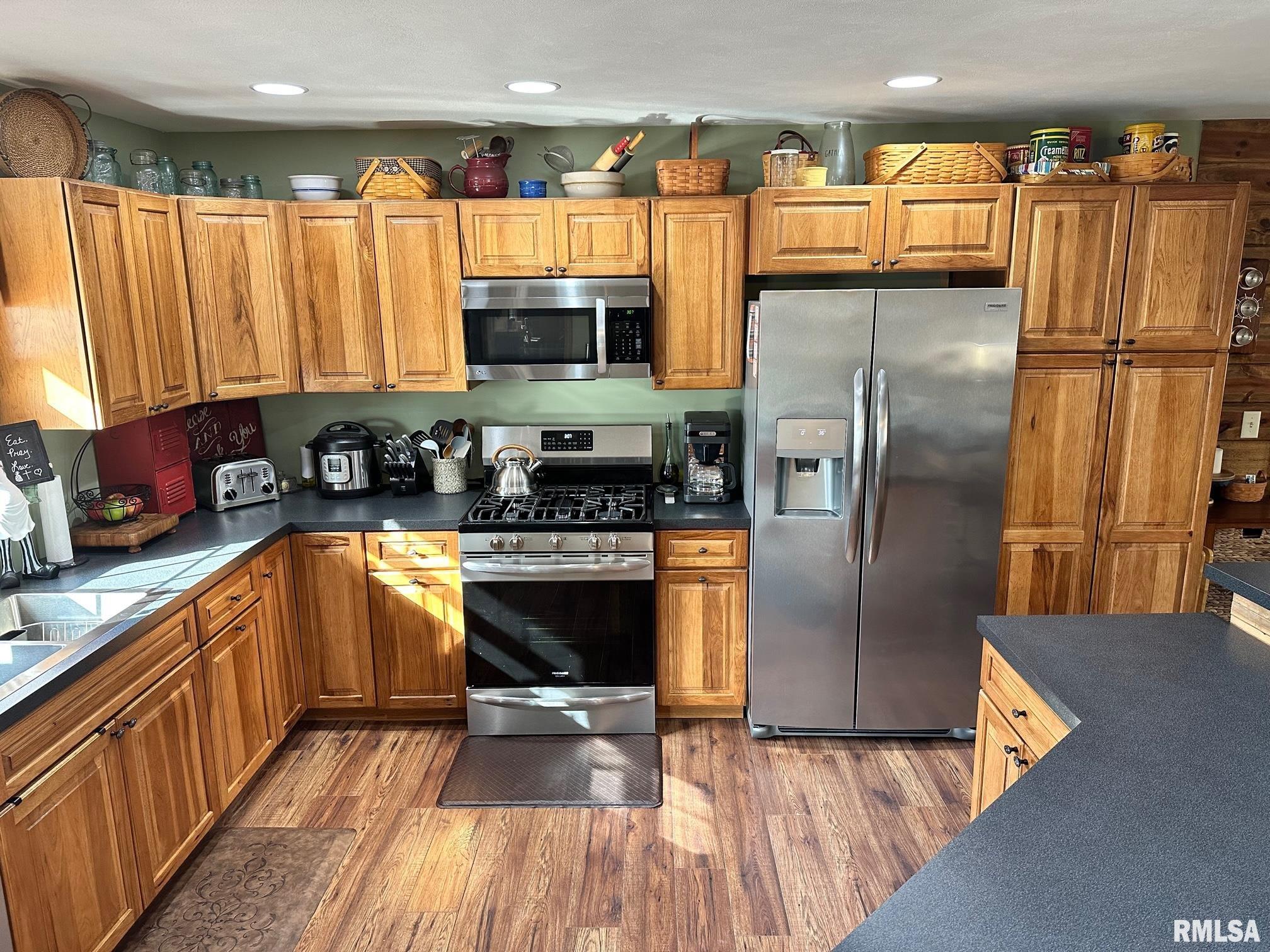 303 Timber Creek Road Jacksonville, IL 62650 - Photo 6 of 29 Gallery Image 6