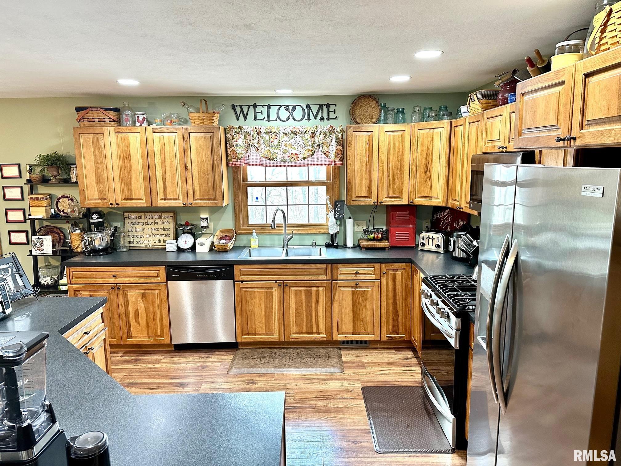 303 Timber Creek Road Jacksonville, IL 62650 - Photo 7 of 29 Gallery Image 7