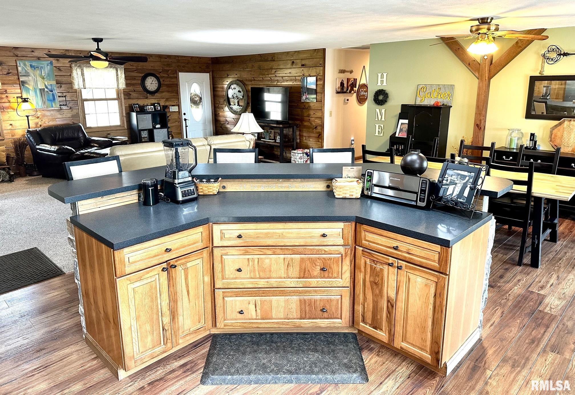 303 Timber Creek Road Jacksonville, IL 62650 - Photo 8 of 29 Gallery Image 8