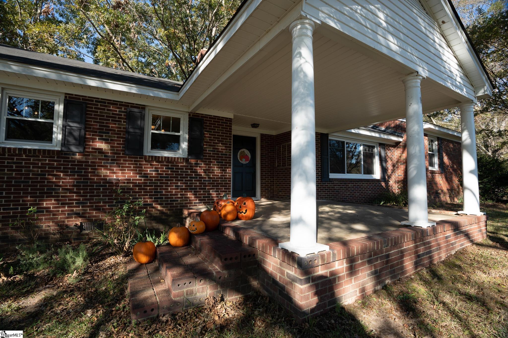 512 Burton Road Laurens, SC 29360 - Photo 4 of 14
