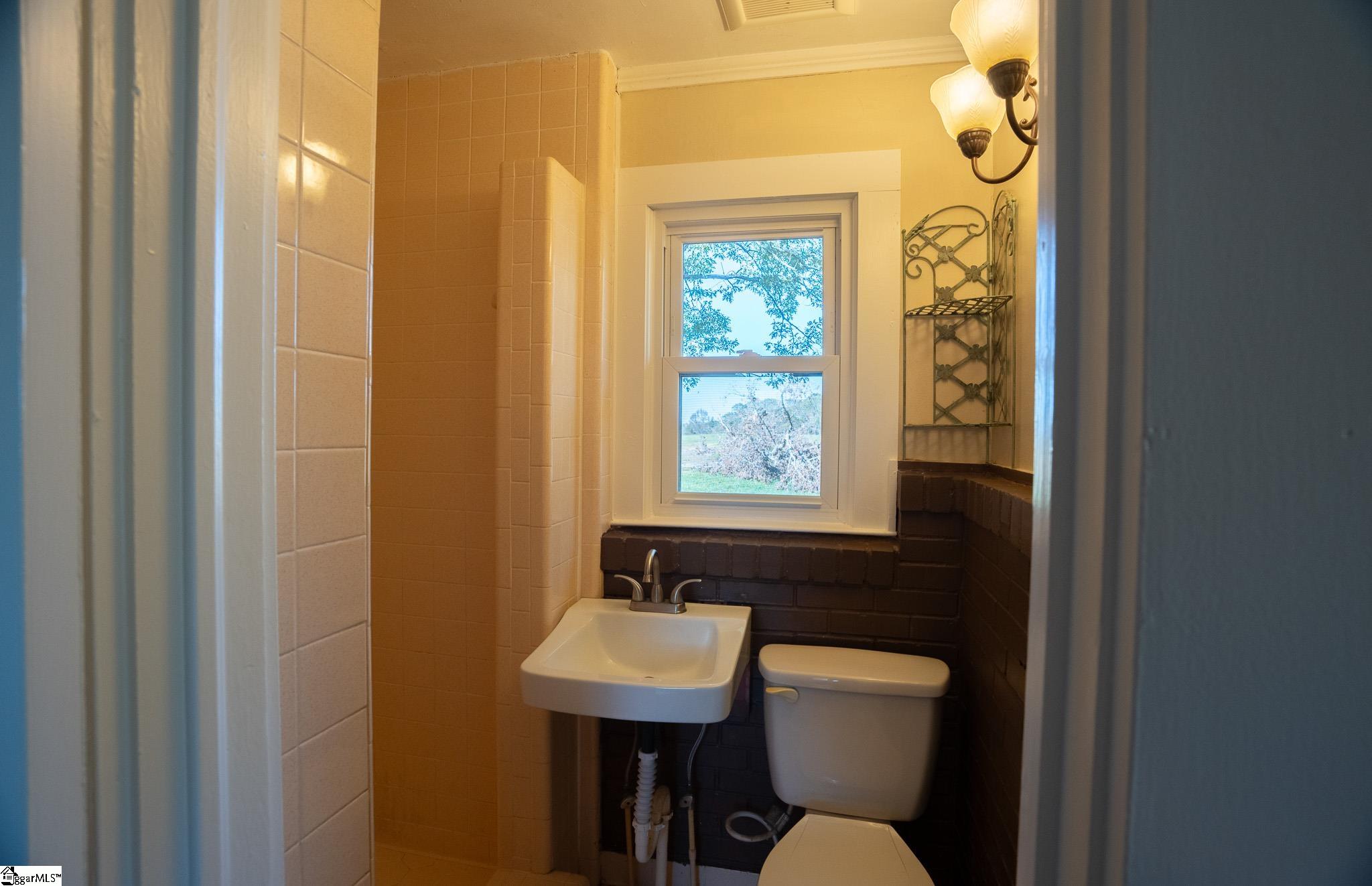 512 Burton Road Laurens, SC 29360 - Photo 8 of 14