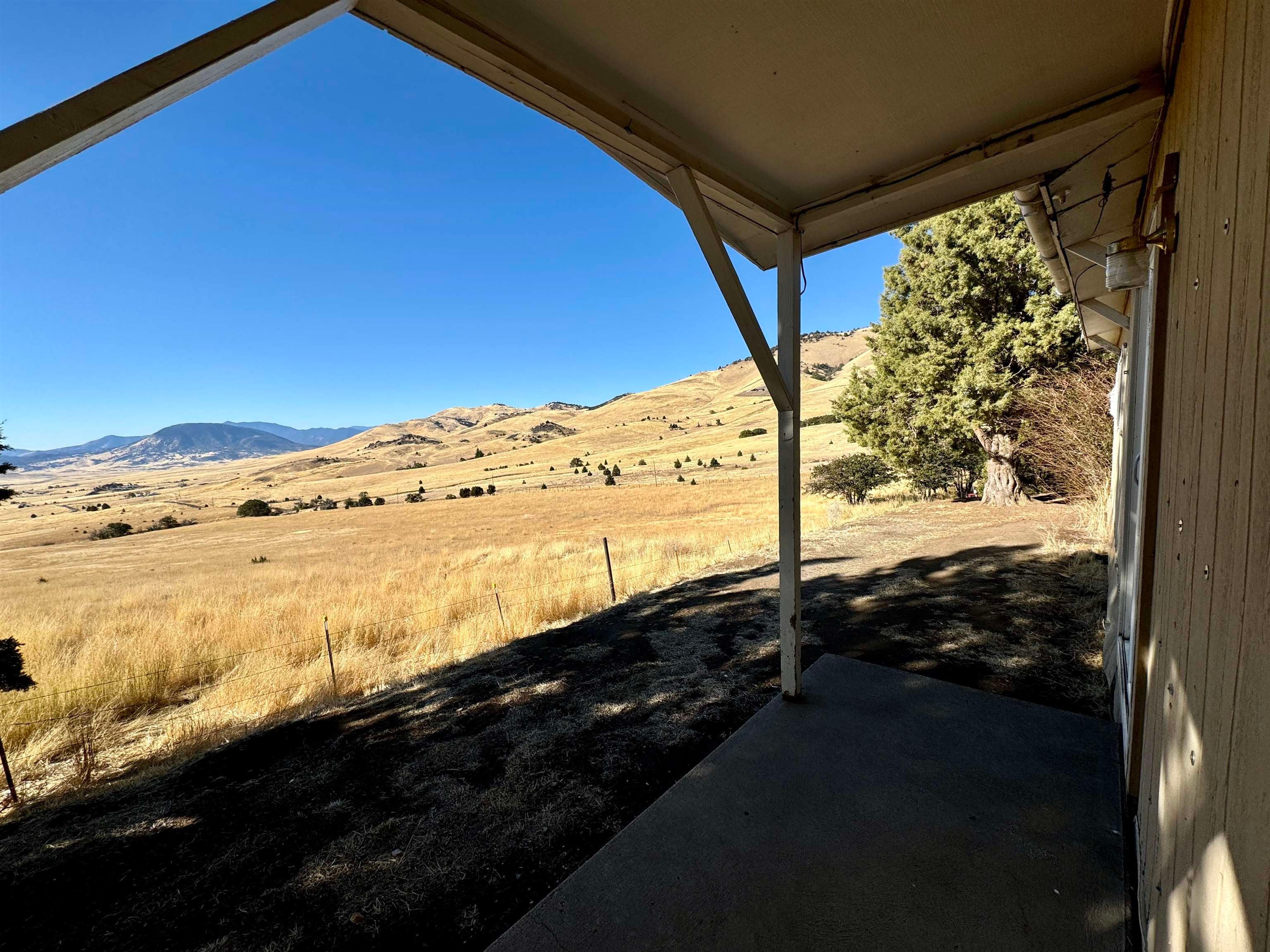 13404 York Road Montague, CA 96064 - Photo 8 of 20 Gallery Image 8