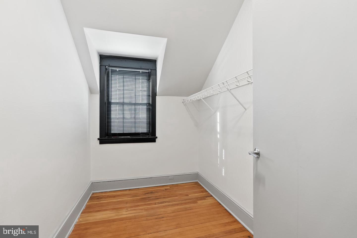 9073 Power House Road, Unit 106 Lorton, VA 22079 - Photo 25 of 47 Walk-in closet for the upper bedroom.