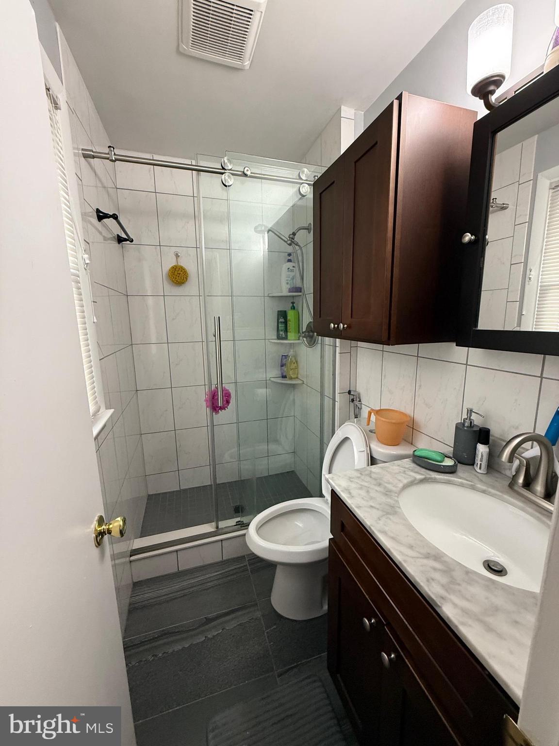 586 Kismet Road Philadelphia, PA 19115 - Photo 17 of 20 Master Bedroom Standing shower
