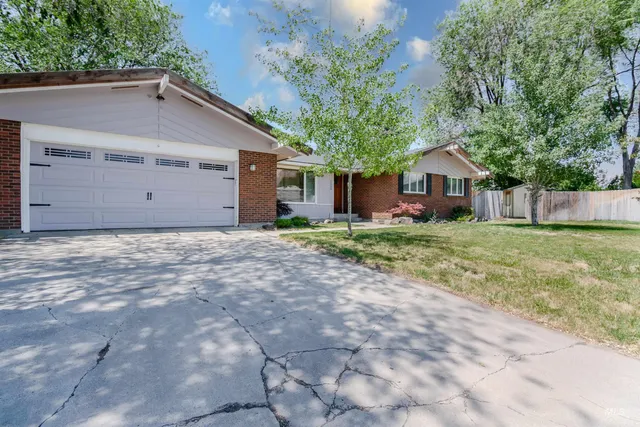 $325,000 | 1255 West 14th S Street, Mountain Home, ID 83647