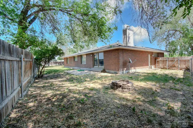 $325,000 | 1255 West 14th S Street, Mountain Home, ID 83647