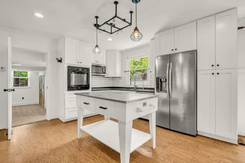 $524,000 | 138 Carriage Drive, Nashville, TN 37221
