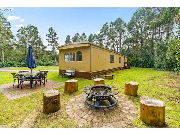 $329,000 | 4835 Gloria Gayle Way, Florence, OR 97439