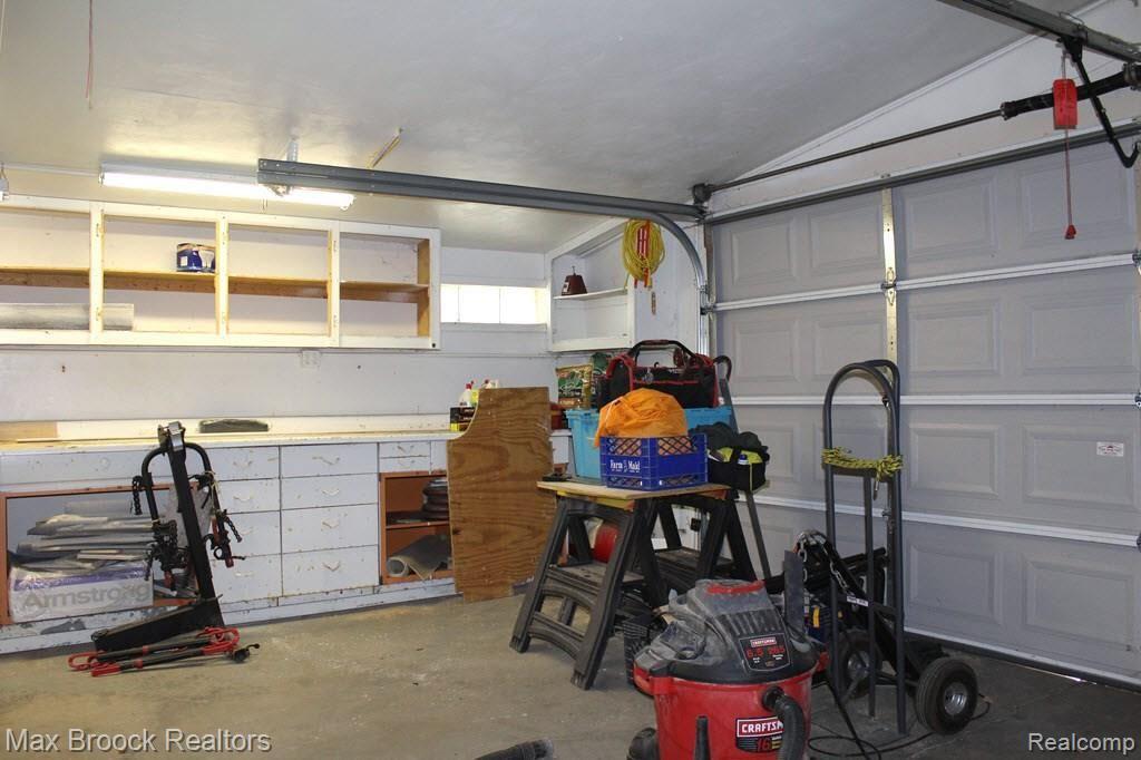 100 Kalhaven Road Rochester Hills, MI 48307 - Photo 29 of 36