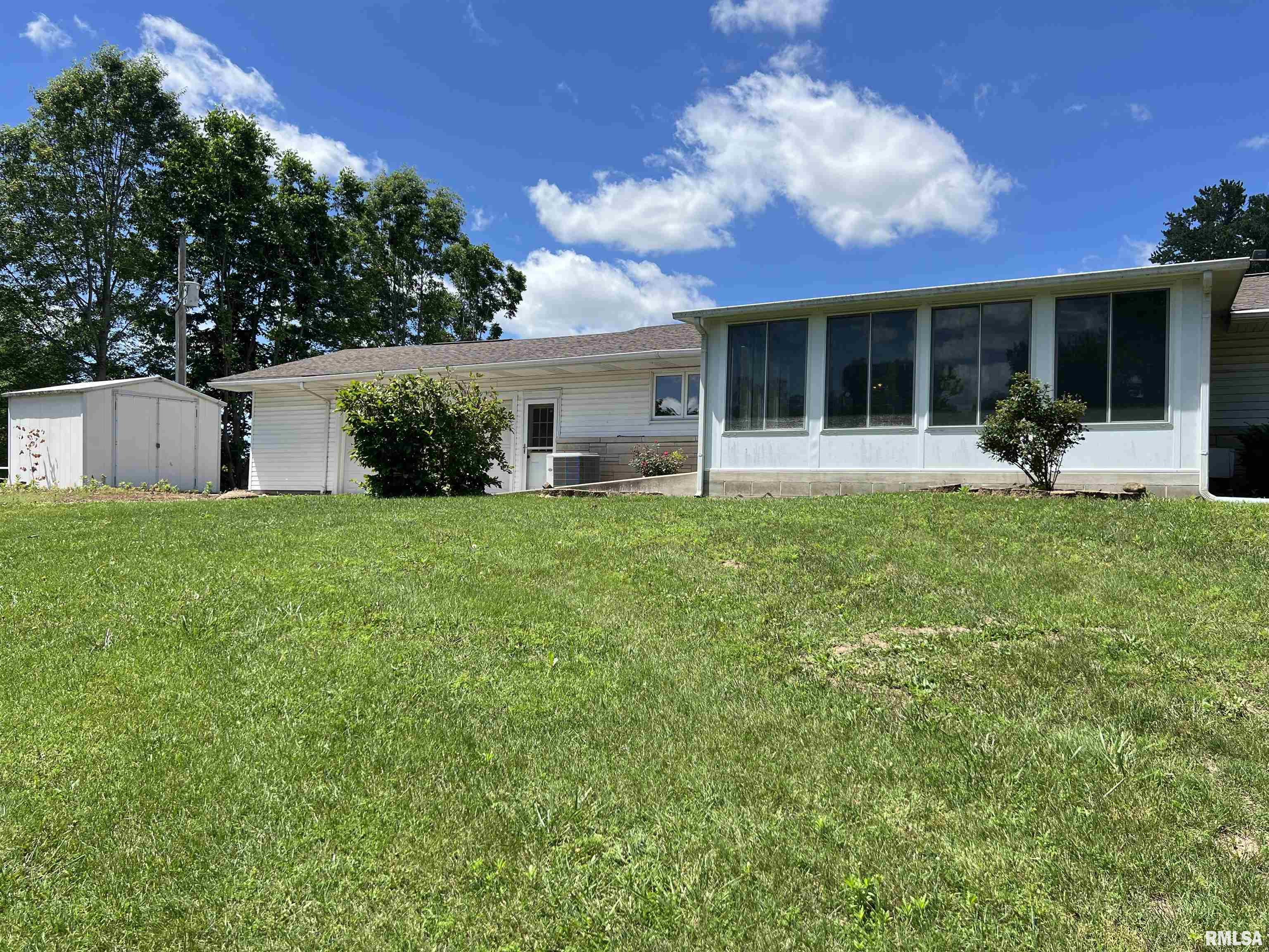 1985 Ladue Road Jacksonville, IL 62650 - Photo 9 of 62