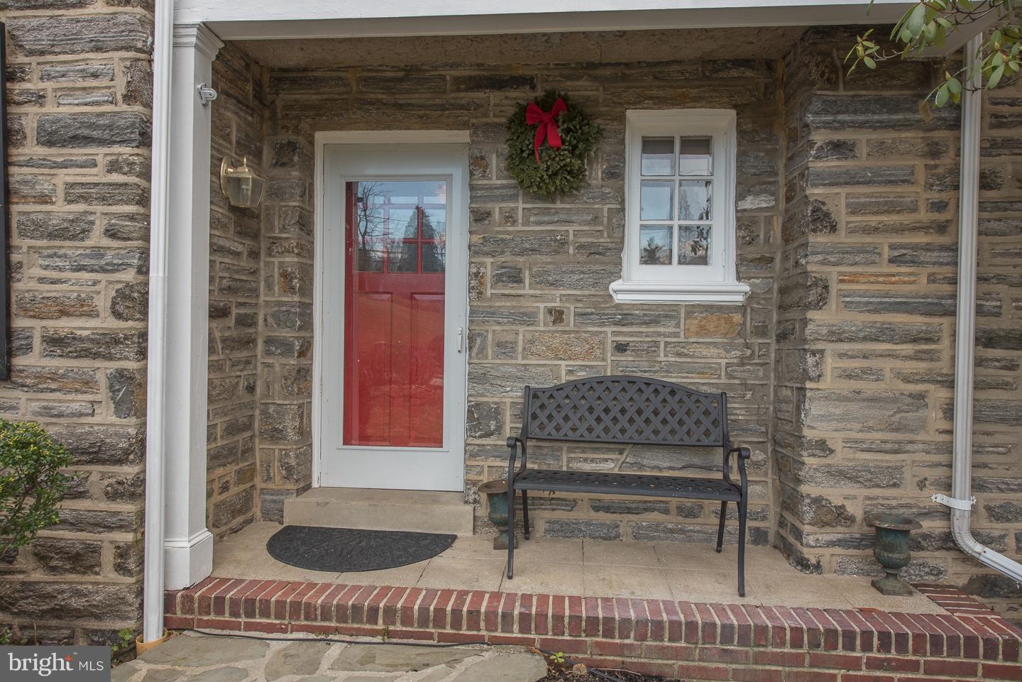 675 Brooke Road Wayne, PA 19087 - Photo 2 of 25 front entryway