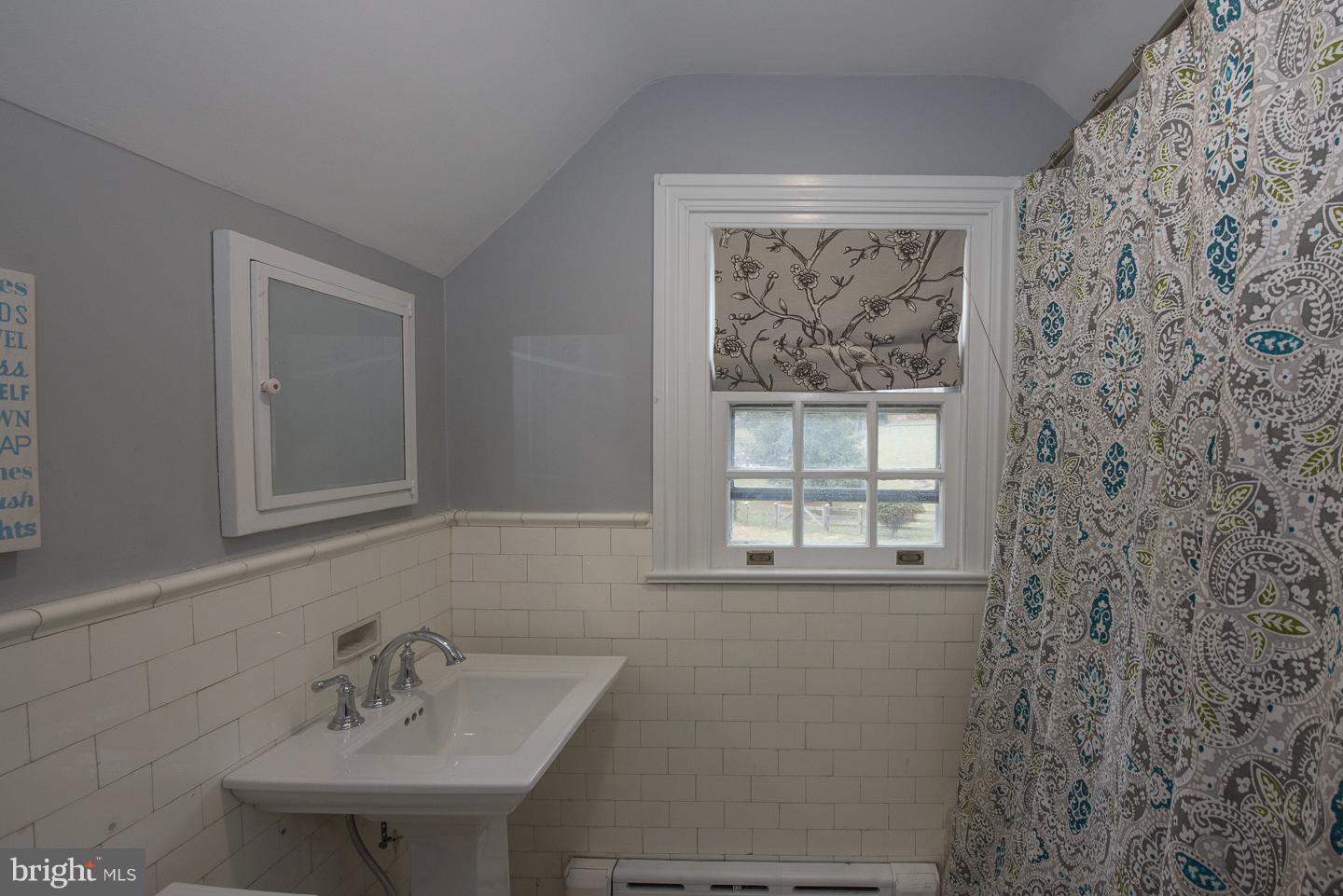 675 Brooke Road Wayne, PA 19087 - Photo 13 of 25 hall bathroom