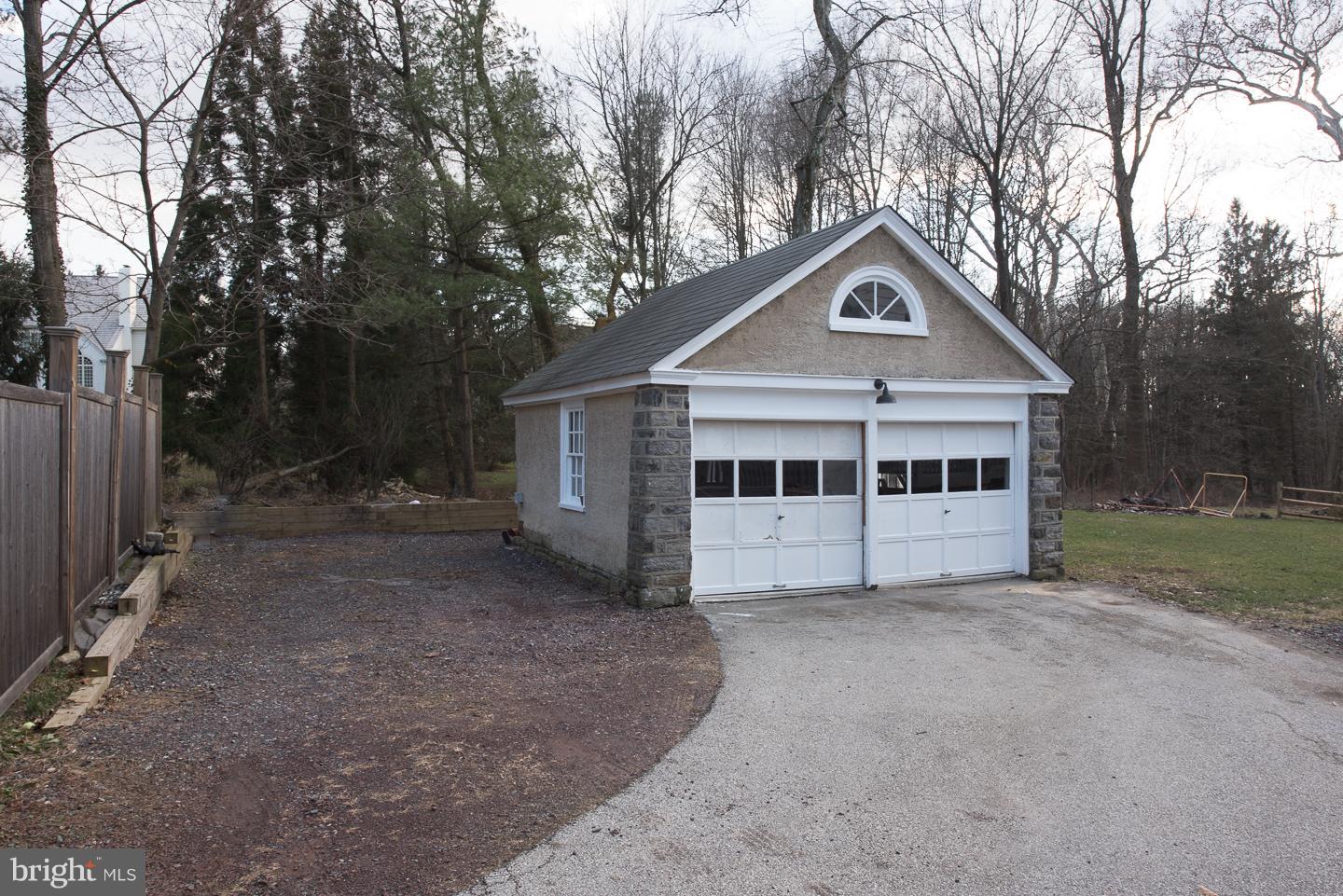 675 Brooke Road Wayne, PA 19087 - Photo 18 of 25 garage