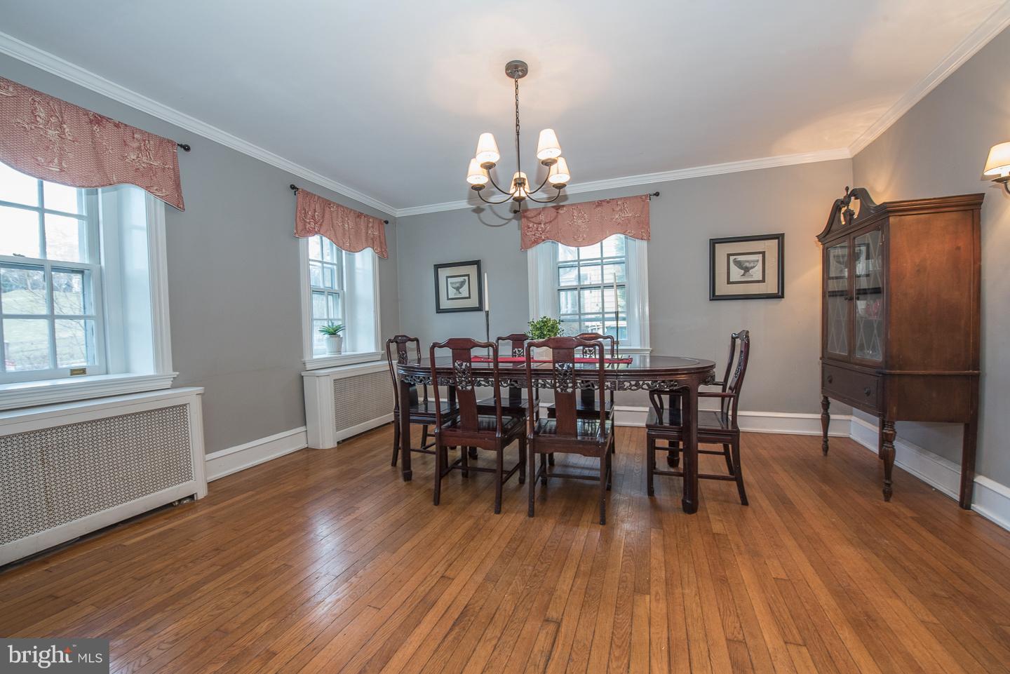 675 Brooke Road Wayne, PA 19087 - Photo 8 of 25 dining room