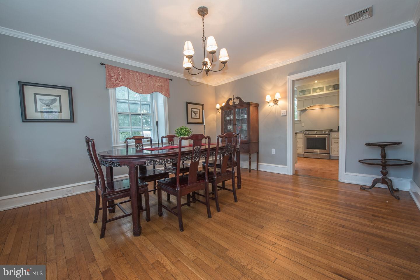 675 Brooke Road Wayne, PA 19087 - Photo 9 of 25 dining room