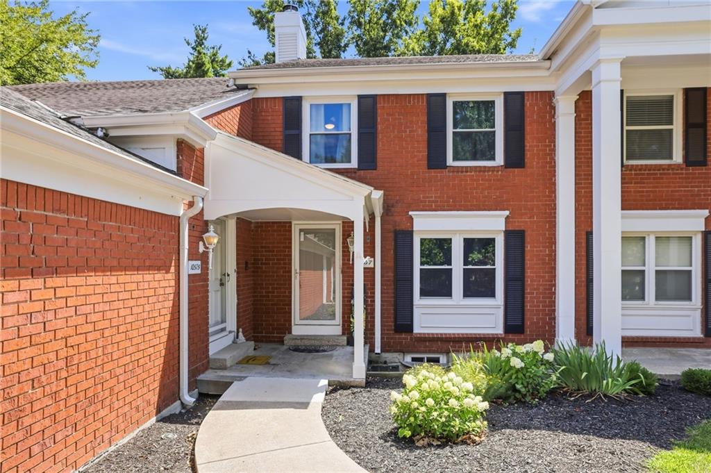 10577 Riley Street Overland Park, KS 66212 - Photo 2 of 41
