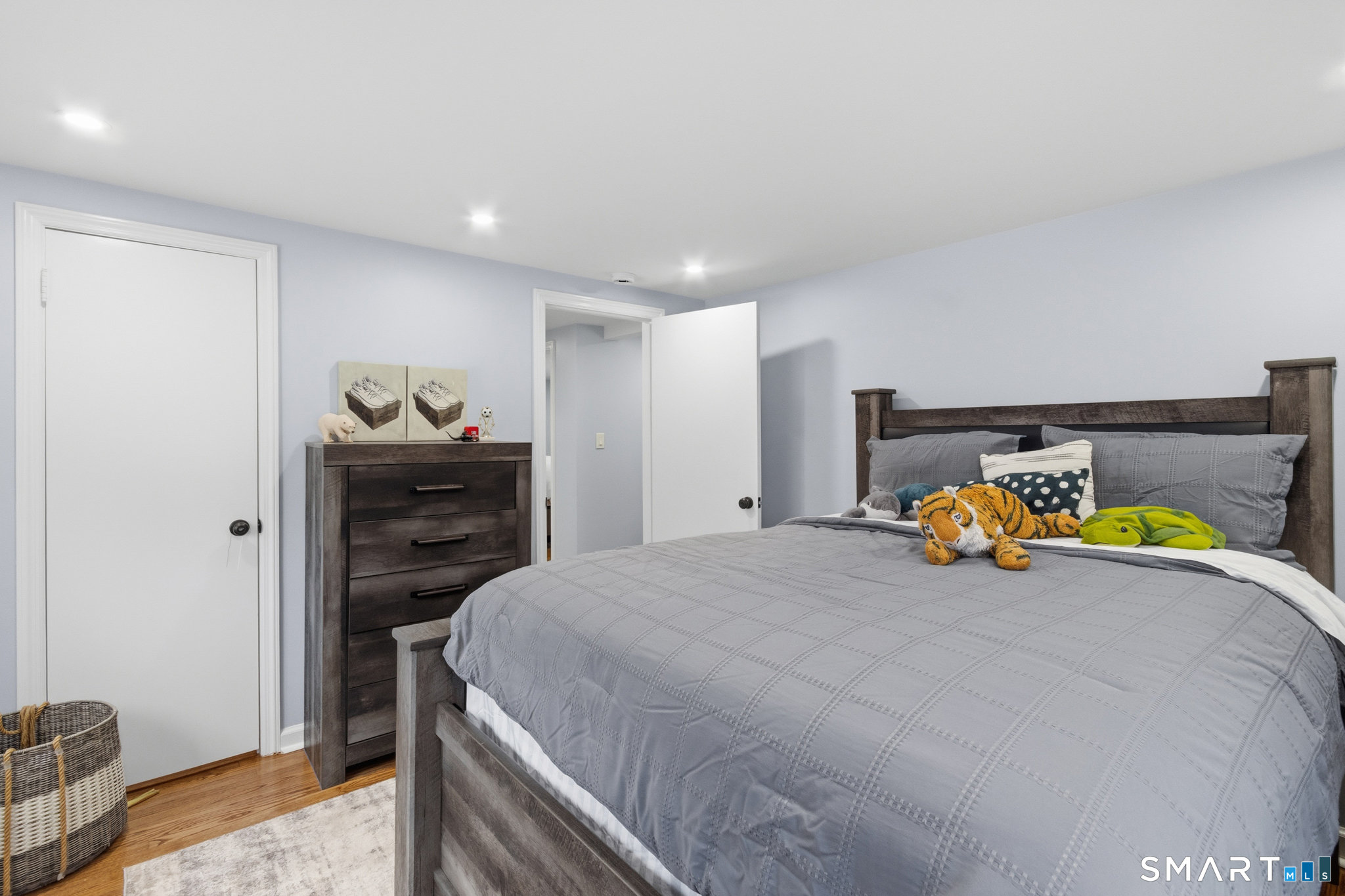 589 Racebrook Road Orange, CT 06477 - Photo 26 of 39