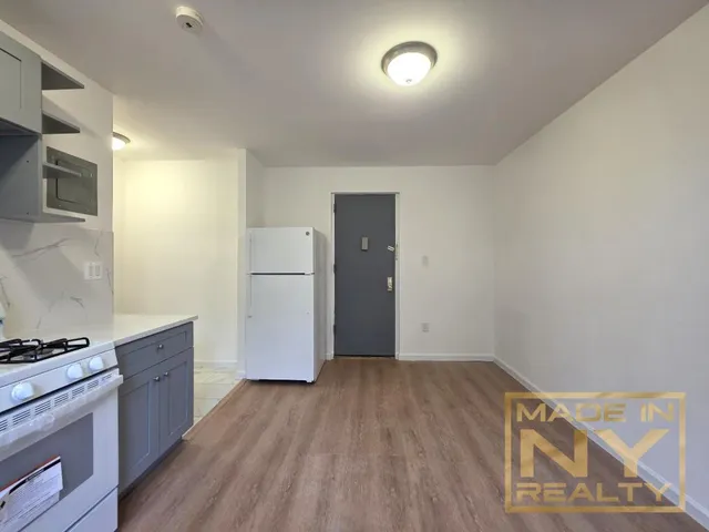 $2,300 | 42-14 Union Street, Unit 3C | Flushing