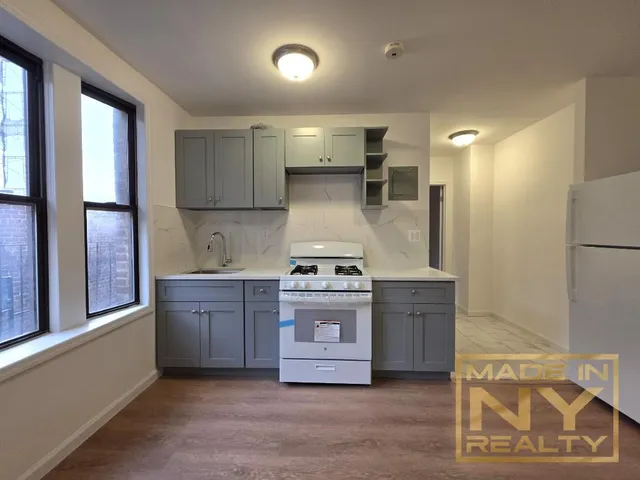 $2,300 | 42-14 Union Street, Unit 3C | Flushing