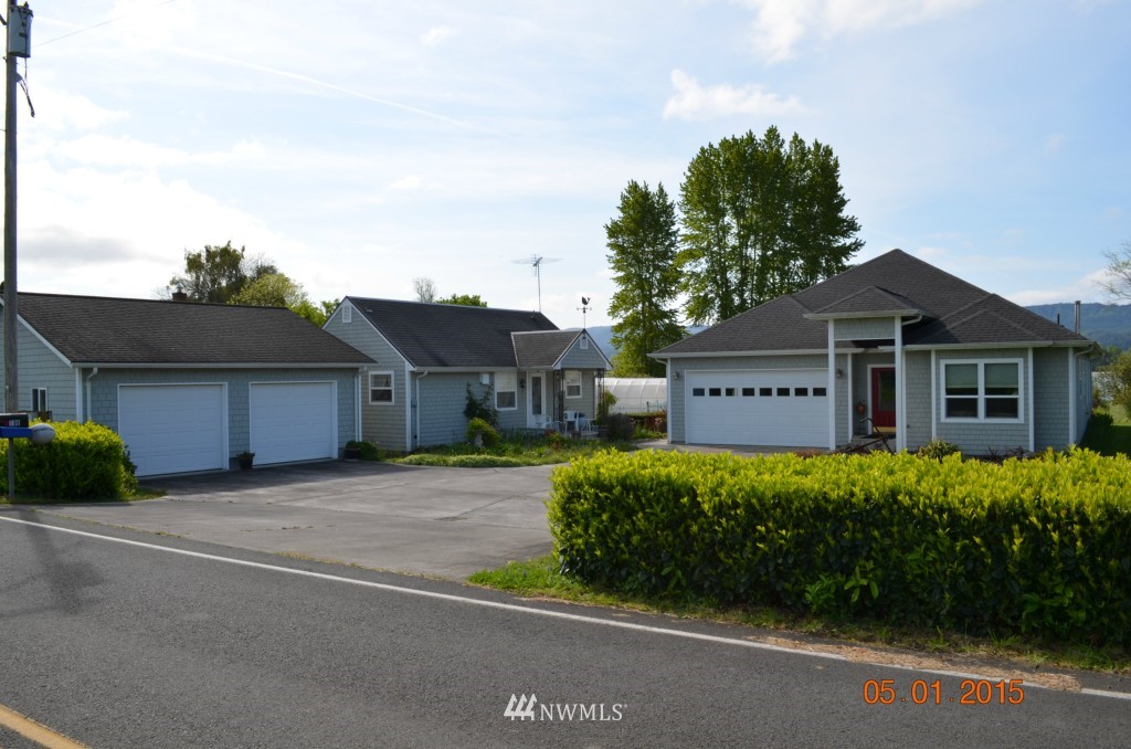 196 East Sunny Sands Road Cathlamet, WA 98612 - Photo 1 of 21 Gallery Image 1
