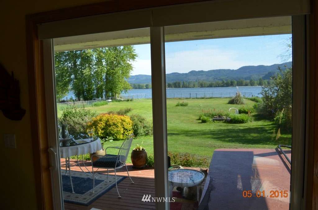 196 East Sunny Sands Road Cathlamet, WA 98612 - Photo 2 of 21 Gallery Image 2