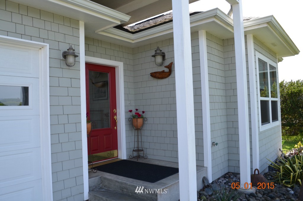 196 East Sunny Sands Road Cathlamet, WA 98612 - Photo 3 of 21 Gallery Image 3
