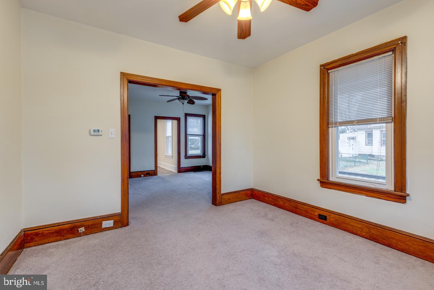 722 Chestnut Street Delanco, NJ 08075 - Photo 4 of 25 Living Room