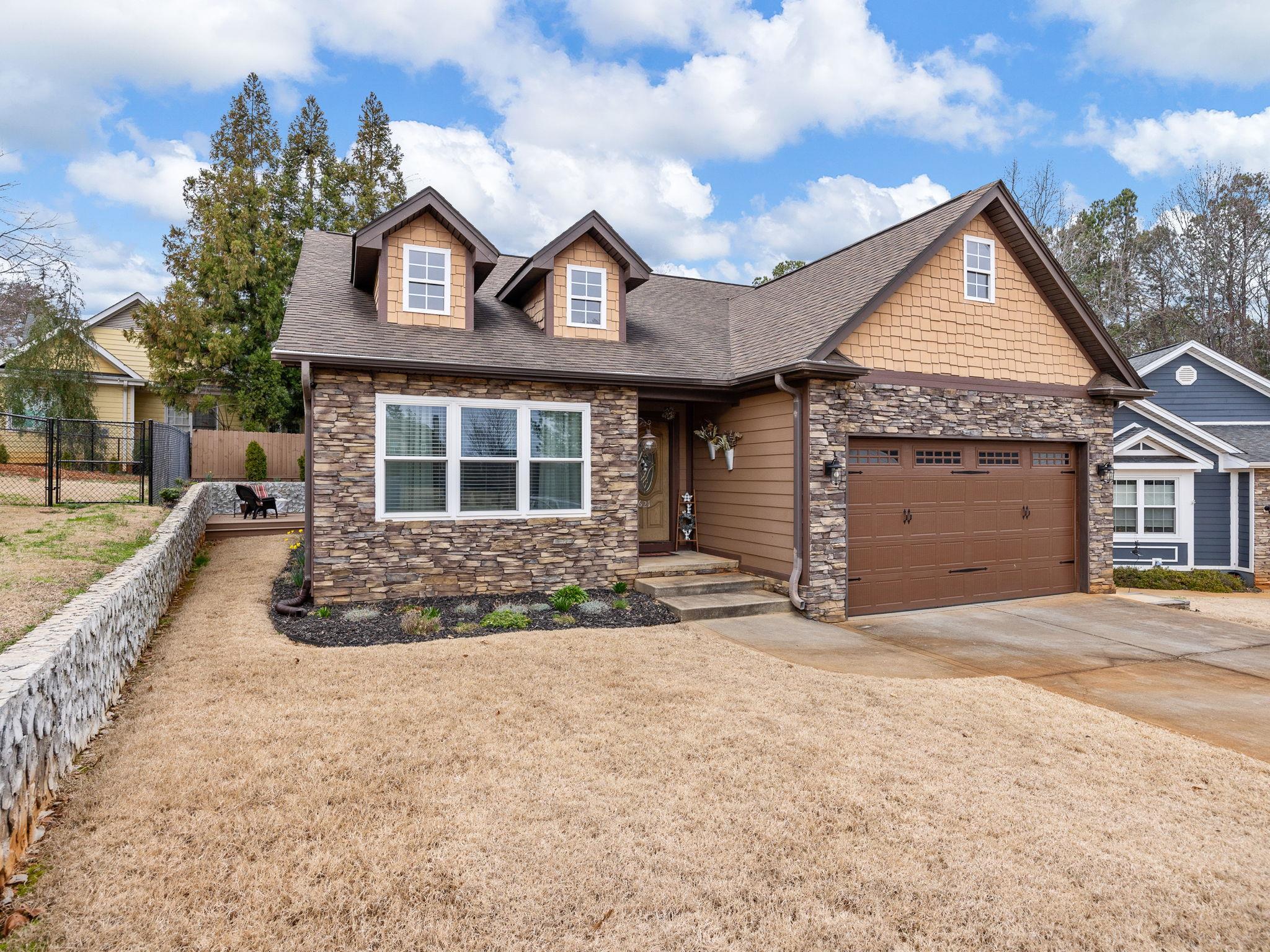 621 Hideaway Cove Inman, SC 29349 - Photo 3 of 27 Gallery Image 3
