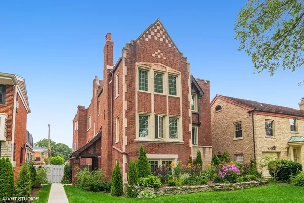 $2,500 | 1443 Bonnie Brae, Unit GARDEN, River Forest, IL 60305
