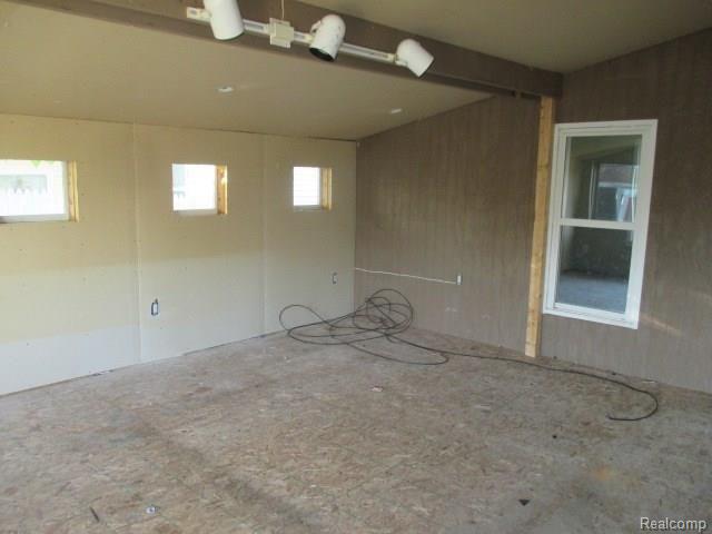 5459 Hammond Road Lapeer, MI 48446 - Photo 18 of 22 family room.JPG