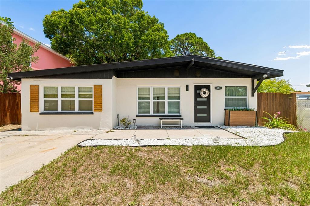 314 Indiana Avenue Crystal Beach, FL 34681 - Photo 27 of 42