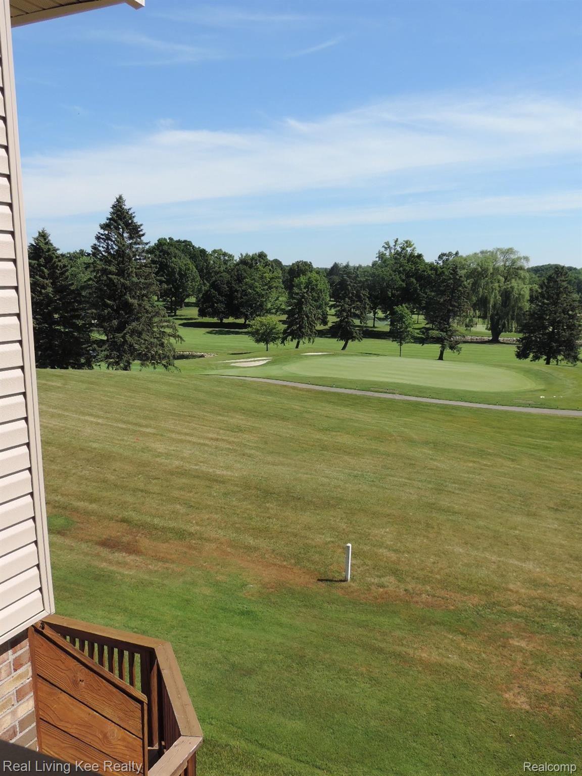 980 Golfview Court Rochester, MI 48307 - Photo 30 of 43 DSCN5609.JPG