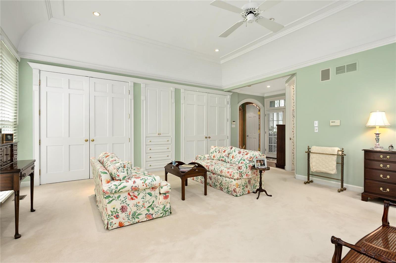 21 Upper Ladue Road St. Louis, MO 63124 - Photo 23 of 39