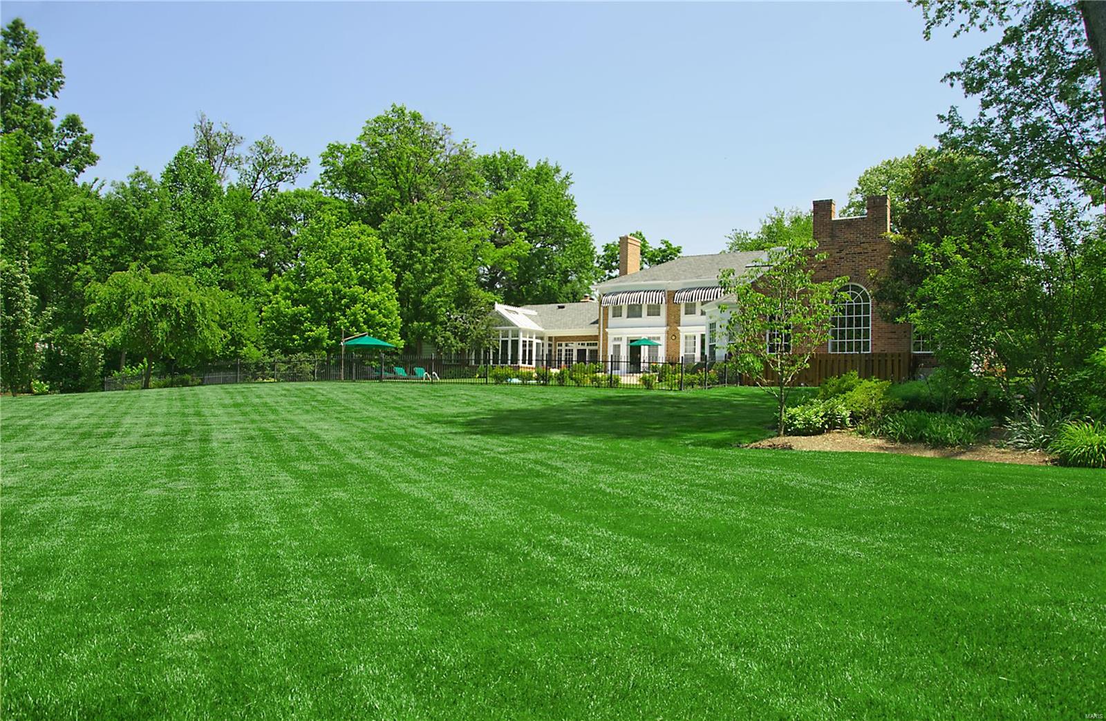 21 Upper Ladue Road St. Louis, MO 63124 - Photo 5 of 39