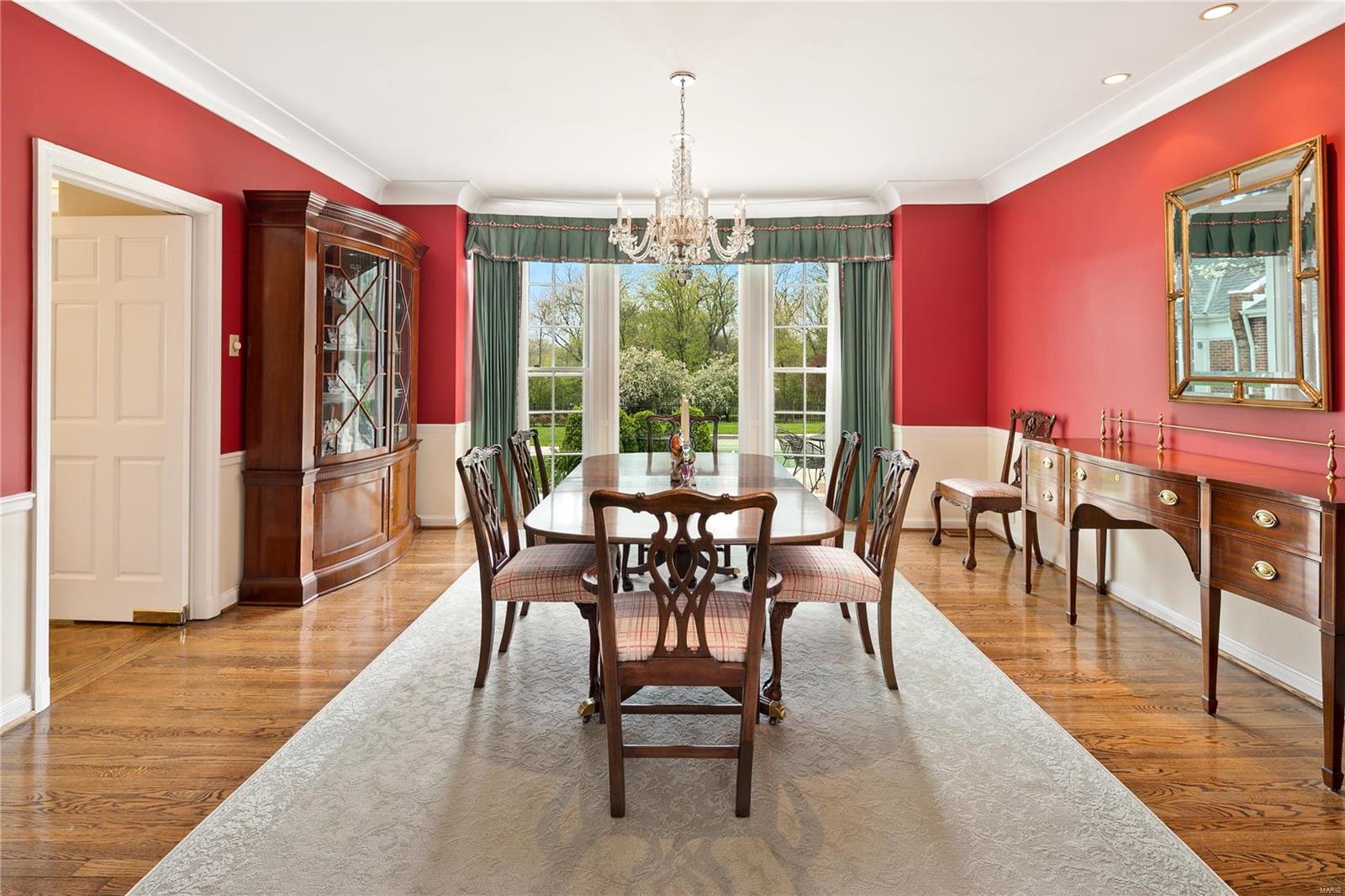 21 Upper Ladue Road St. Louis, MO 63124 - Photo 9 of 39