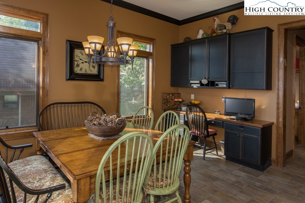 136 Hawthorne Road Beech Mountain, NC 28604 - Photo 10 of 32
