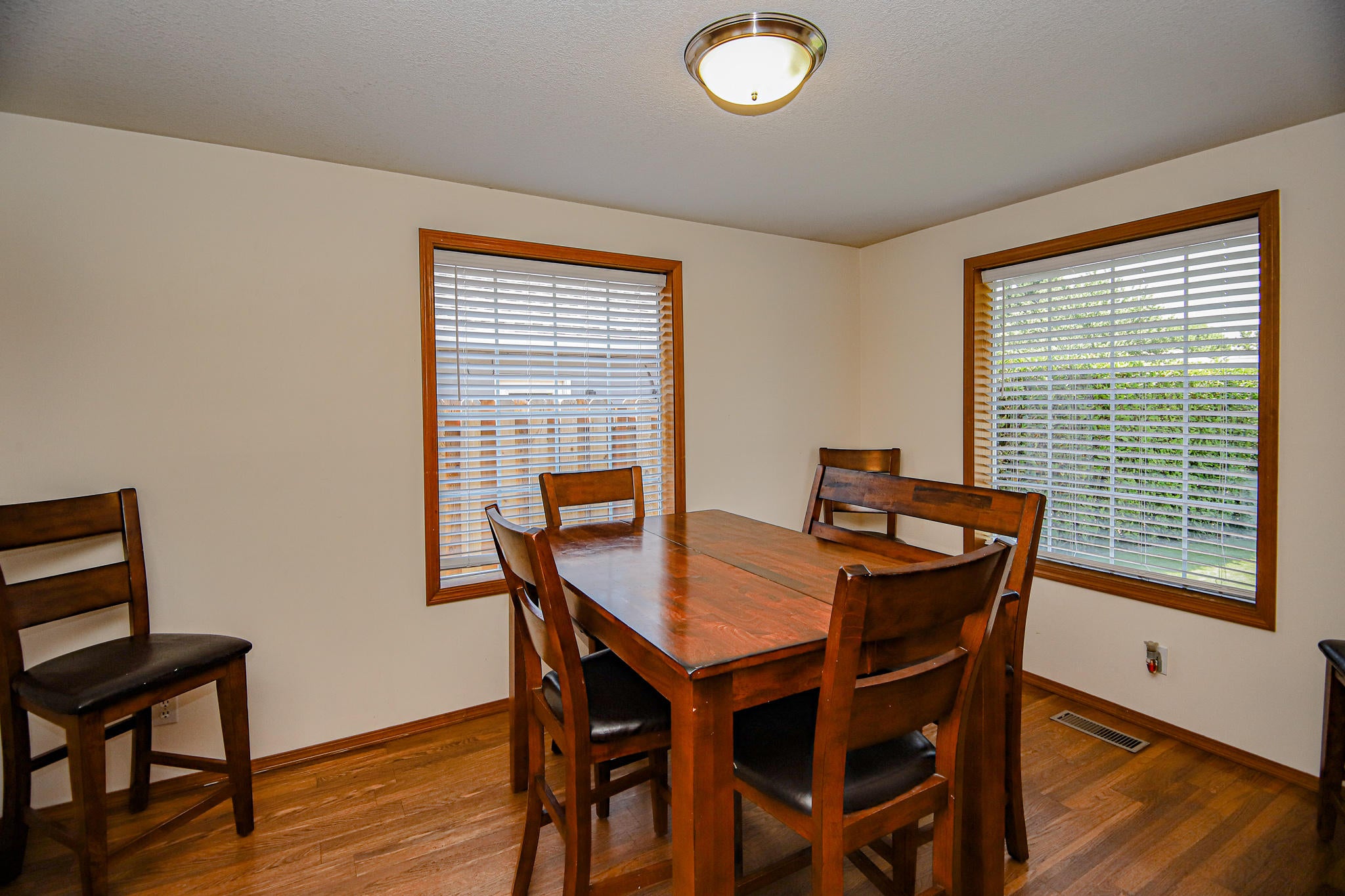 545 Brandon Street Central Point, OR 97502 - Photo 10 of 32 10
