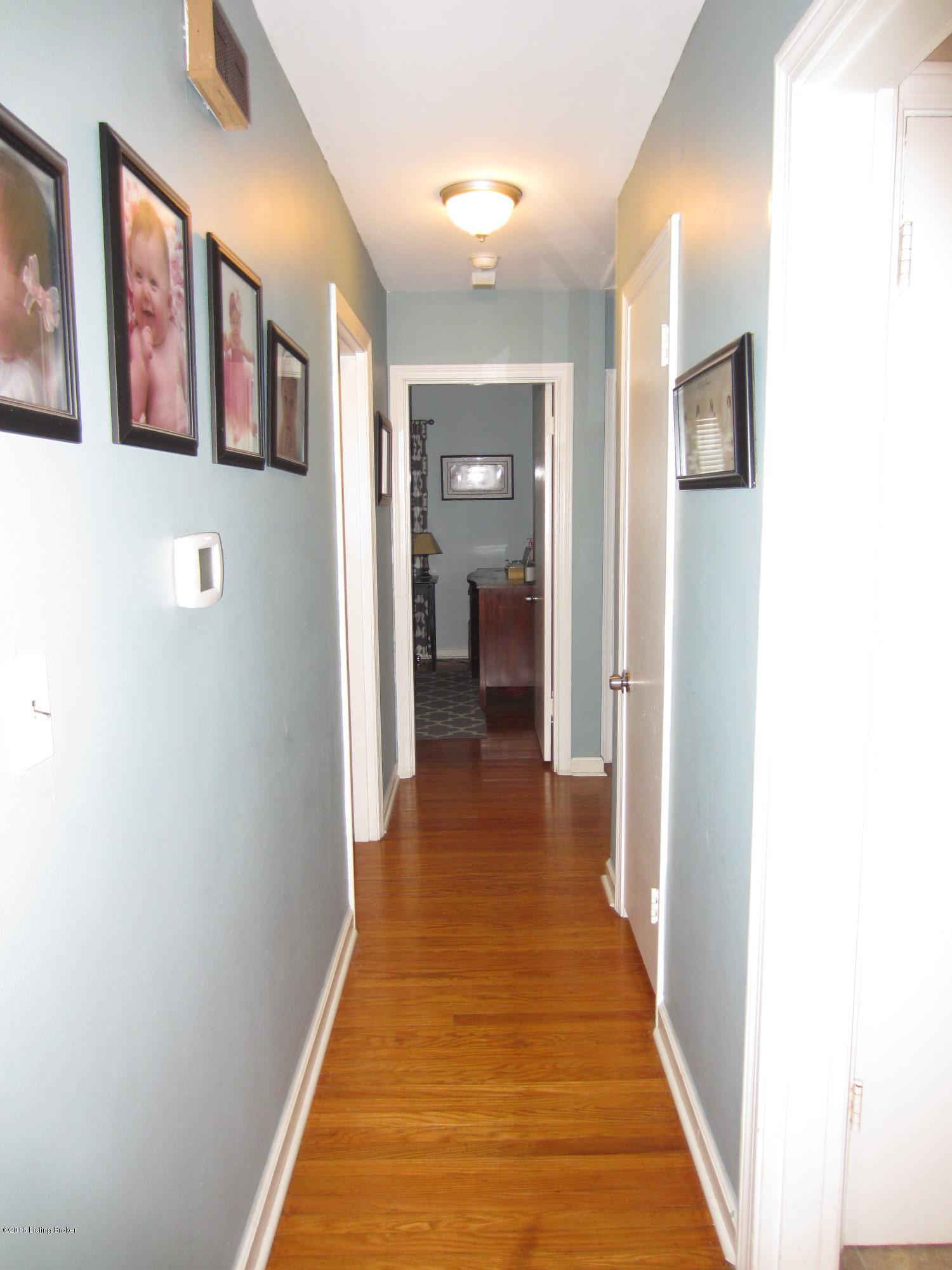 4518 Fox Run Road Louisville, KY 40207 - Photo 7 of 22 IMG_1441