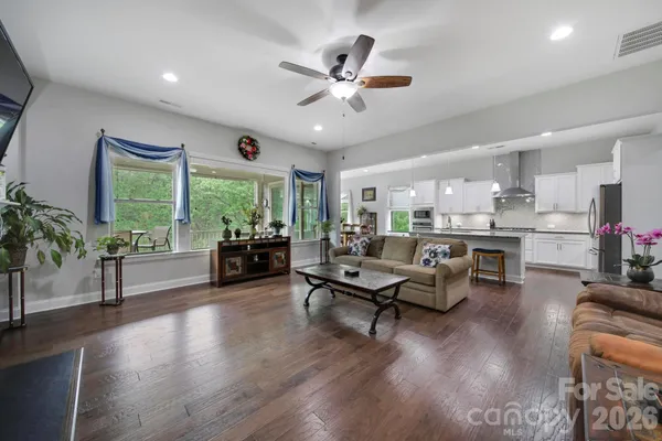 $749,900 | 16408 Cozy Cove Road, Charlotte, NC 28278