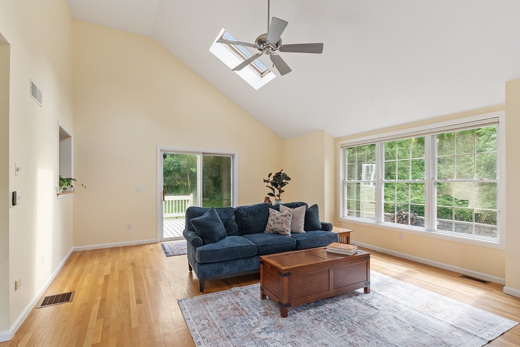 31 Fort Pond Hill Road Littleton, MA 01460 - Photo 14 of 37