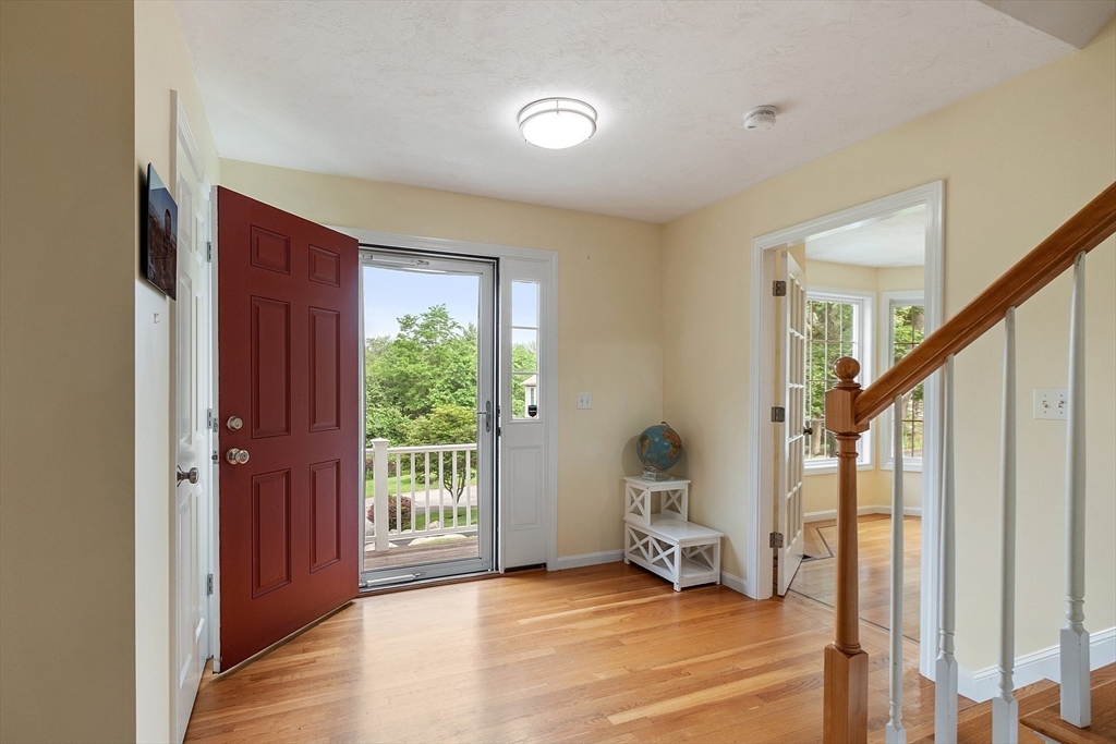 31 Fort Pond Hill Road Littleton, MA 01460 - Photo 3 of 37