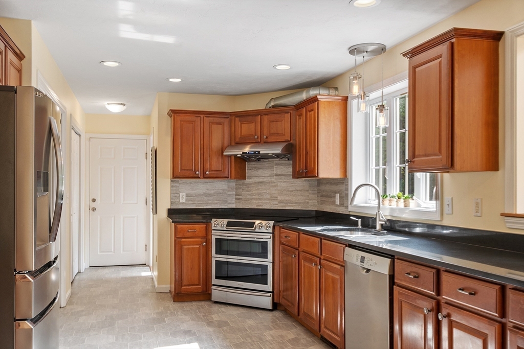 31 Fort Pond Hill Road Littleton, MA 01460 - Photo 6 of 37