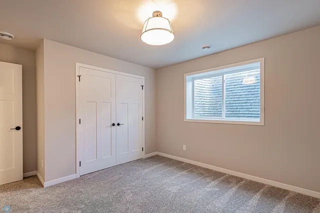 $555,900 | 5868 Ellis Drive West, Horace, ND 58078