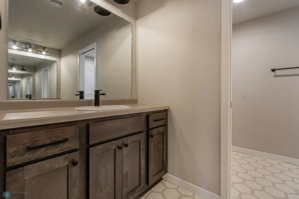 $590,000 | 5868 Ellis Drive West, West Fargo, ND 58078