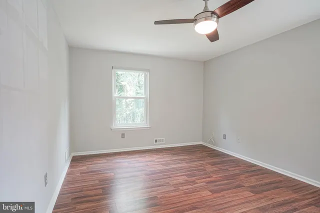 $240,000 | 93 Claire Court, Turnersville, NJ 08012