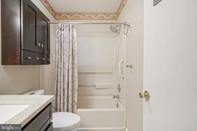 $240,000 | 93 Claire Court, Turnersville, NJ 08012