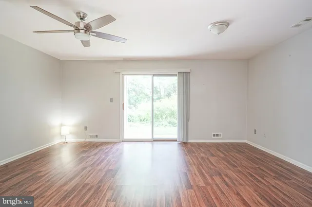 $240,000 | 93 Claire Court, Turnersville, NJ 08012