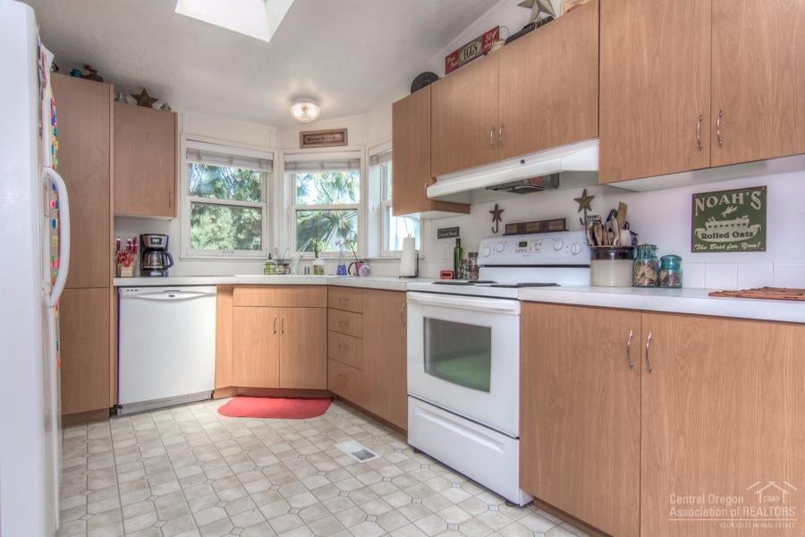 60041 Hopi Road Bend, OR 97702 - Photo 11 of 19 Additional Photo