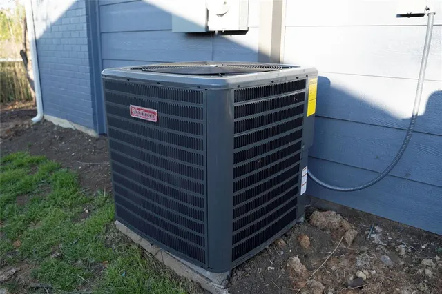 $289,900 | 807 Crockett Street, Midlothian, TX 76065